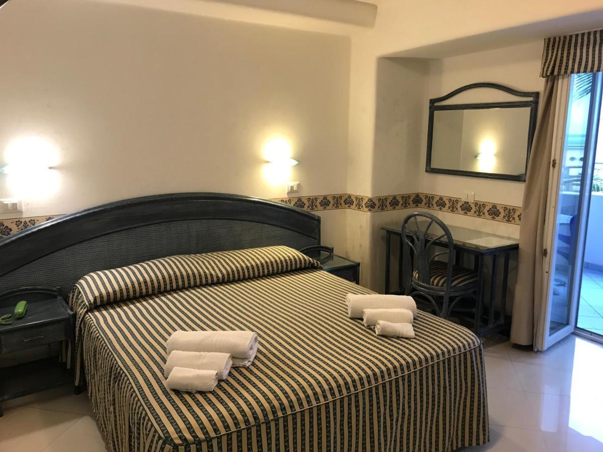 Baia delle Sirene Club Resort Ischia Esterno foto